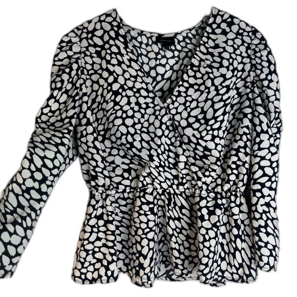 Who What Wear Vneck Peplum Long Sleeve Black White Maximal Blouse Size Medium - Picture 1 of 10